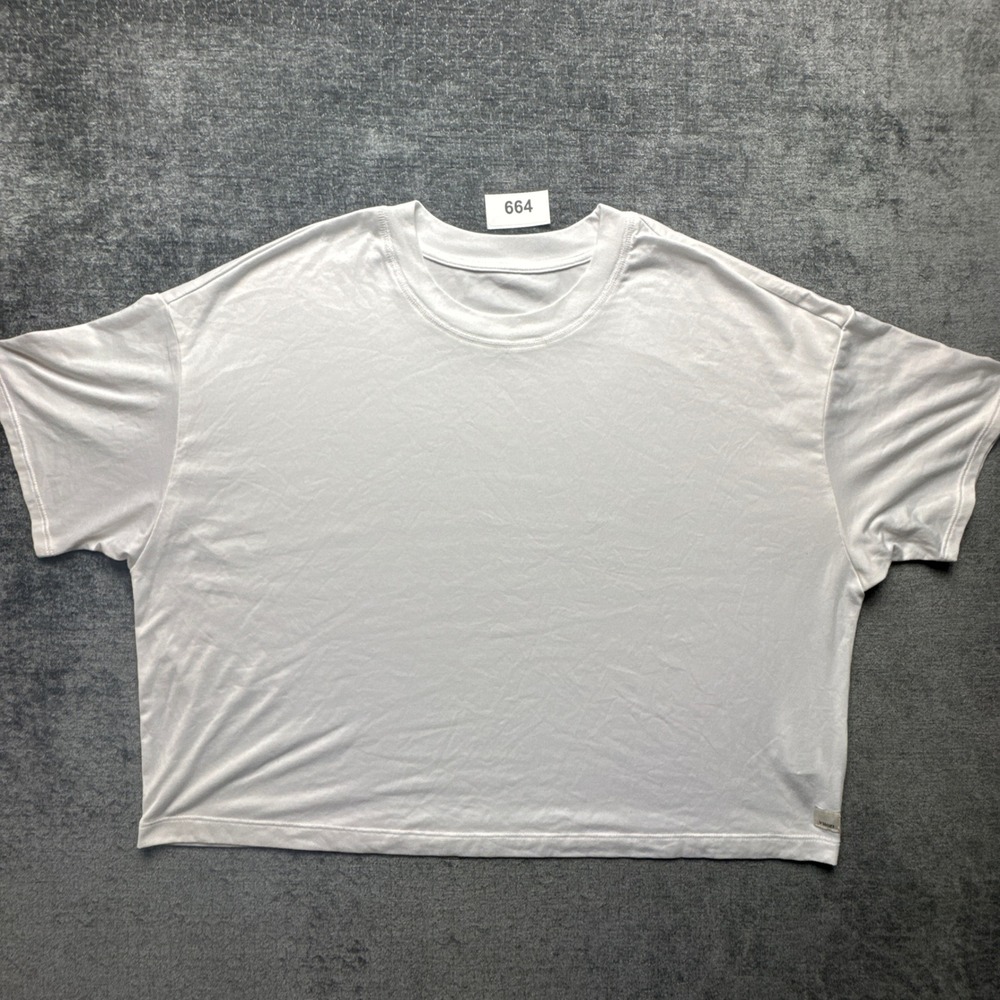 Vuori Energy Muscle Cropped Tee Shirt Womens XL White Relaxed Fit Boxy Crew Neck - Picture 3 of 15